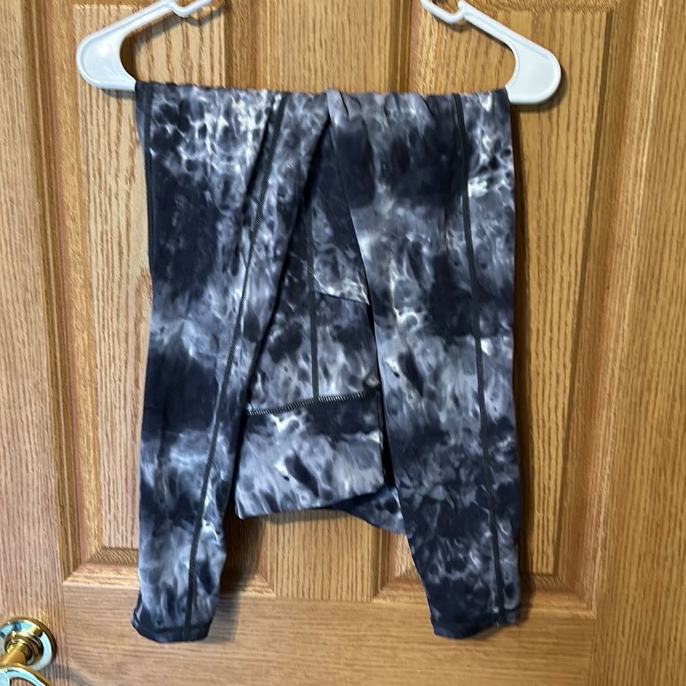 Storm Hendrix locket soft n snug high rise 28” Zyia leggings size 8-10